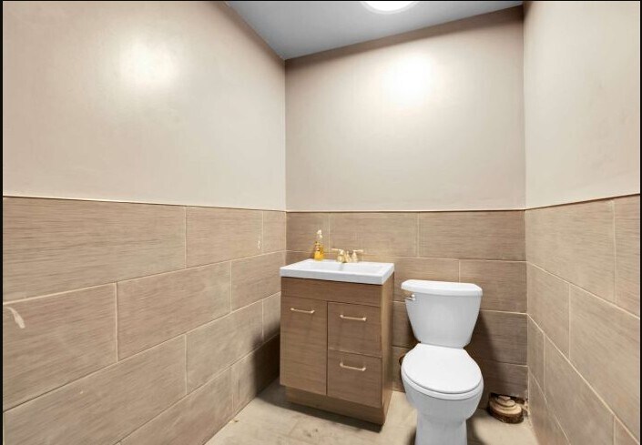 More Photos Of 6335 Lyndon St, Detroit Warehouse For Sale