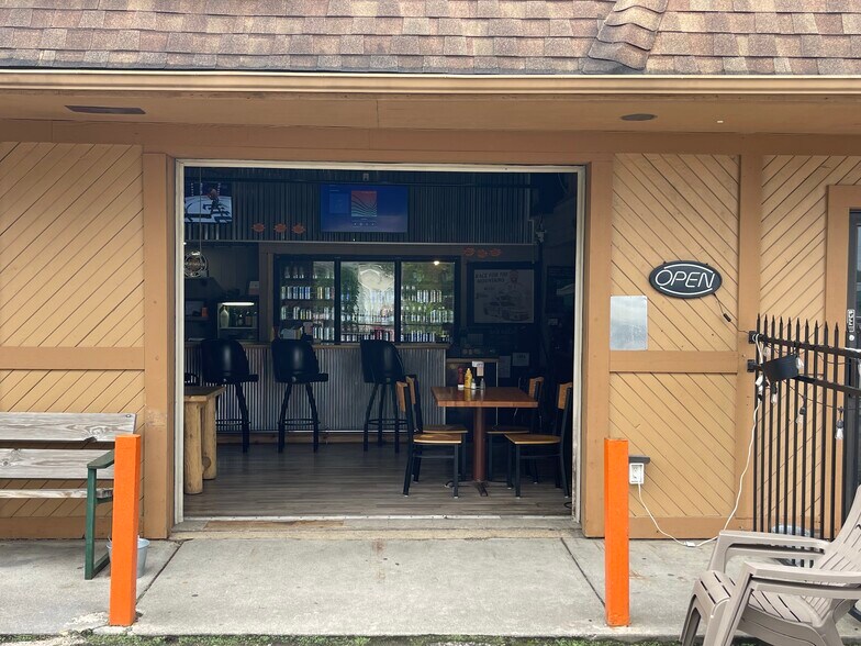 More Photos Of 4397 Main St, Brown City Bar For Sale
