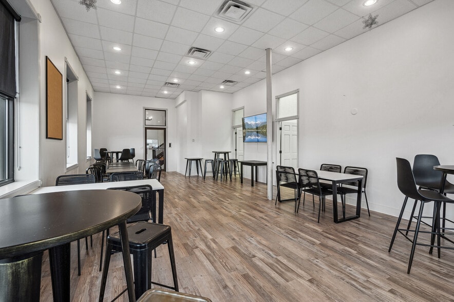 More Photos Of 100 State St N, Waseca Restaurant For Sale