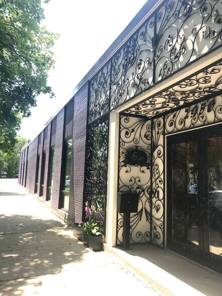 More Photos Of 2900-2950 N Oakley Ave, Chicago Manufacturing For Sale