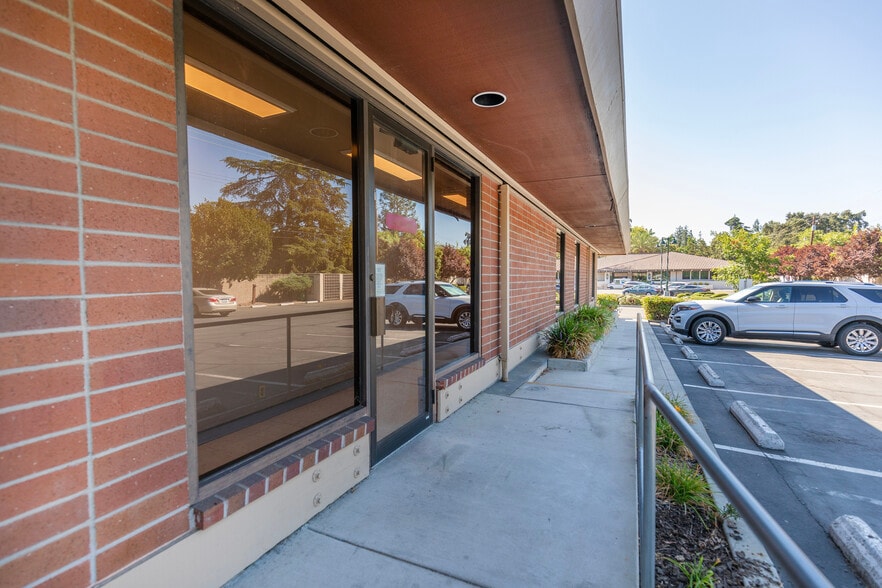 More Photos Of 445 Watt Ave, Sacramento Office For Lease