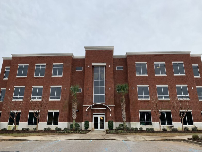 More Photos Of 204 Caughman Farm Ln, Lexington Office For Lease