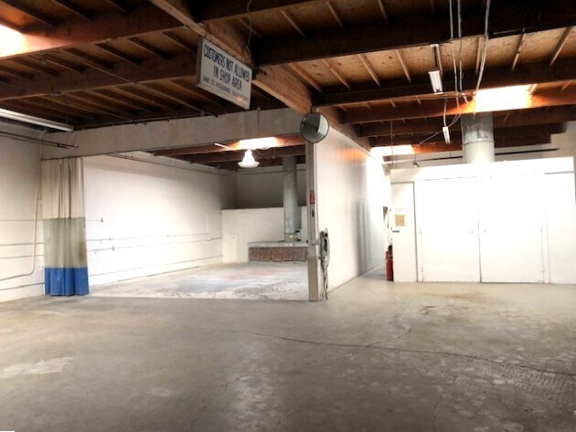 More Photos Of 897 W A St, Bay Area Auto Repair For Sale