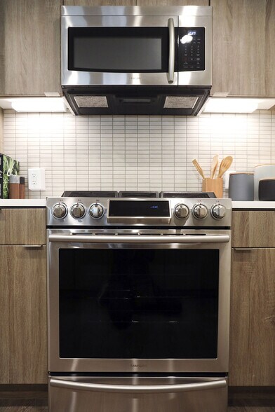 More Photos Of 1100 Webster St, Oakland Apartments For Lease