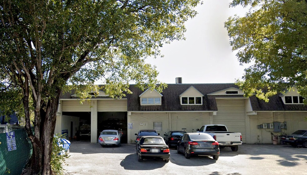 Primary Photo Of 7880-7884 NW 55th St, Miami Warehouse For Sale
