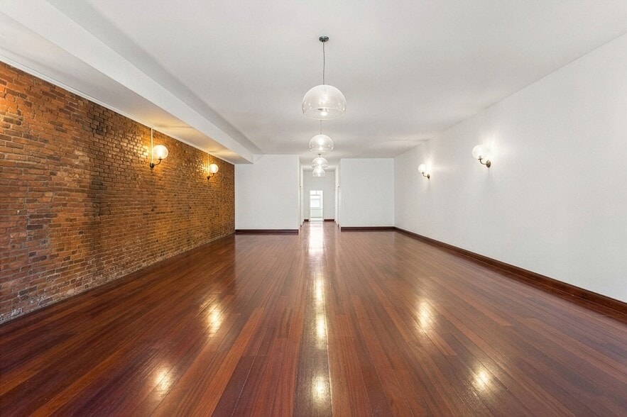 More Photos Of 75 Murray St, New York Office Residential For Sale
