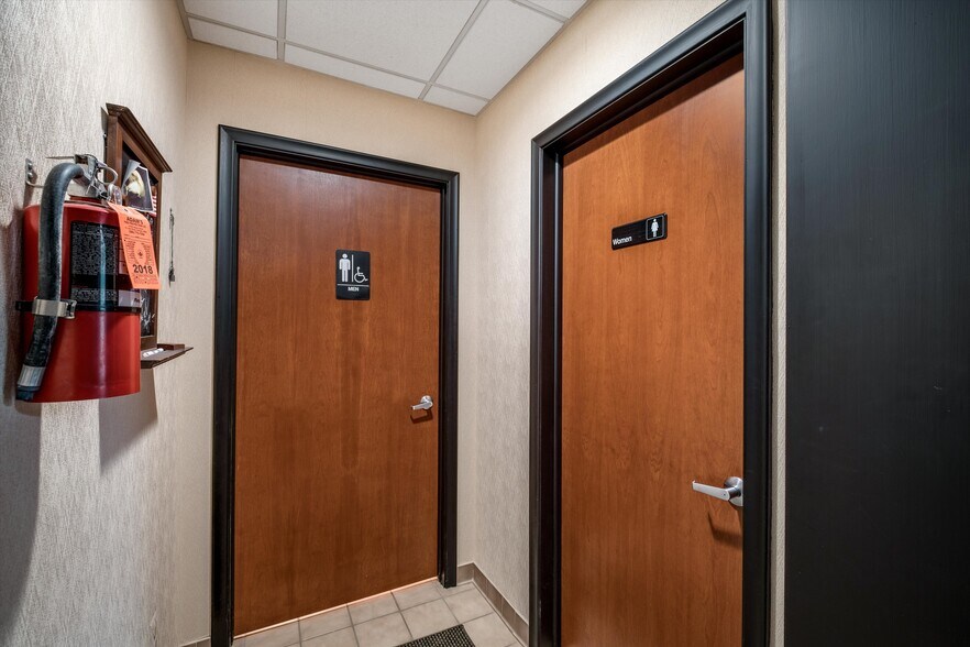 More Photos Of 18038 Mack Ave, Grosse Pointe Medical For Sale