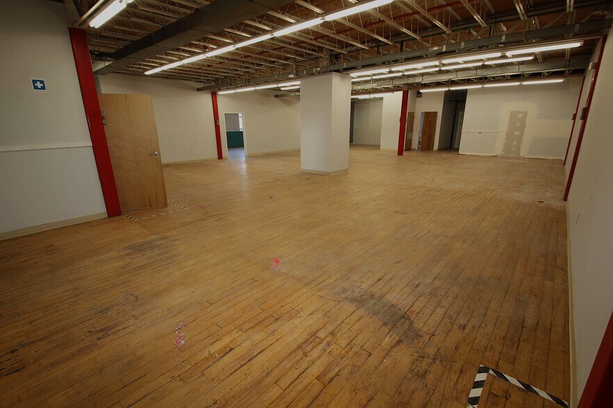 More Photos Of 35 Water St, Amesbury Research And Development For Lease