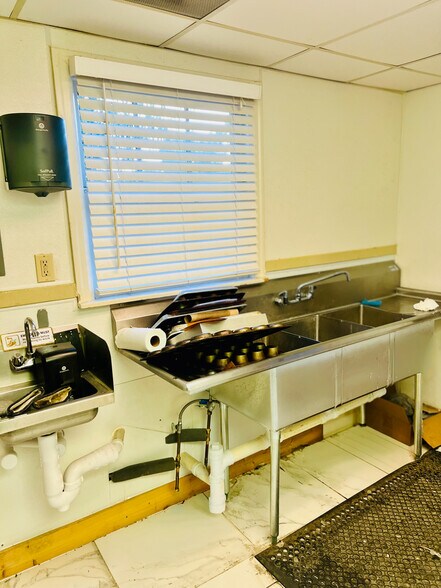 More Photos Of 734 Mt Moriah Rd, Memphis Loft Creative Space For Lease