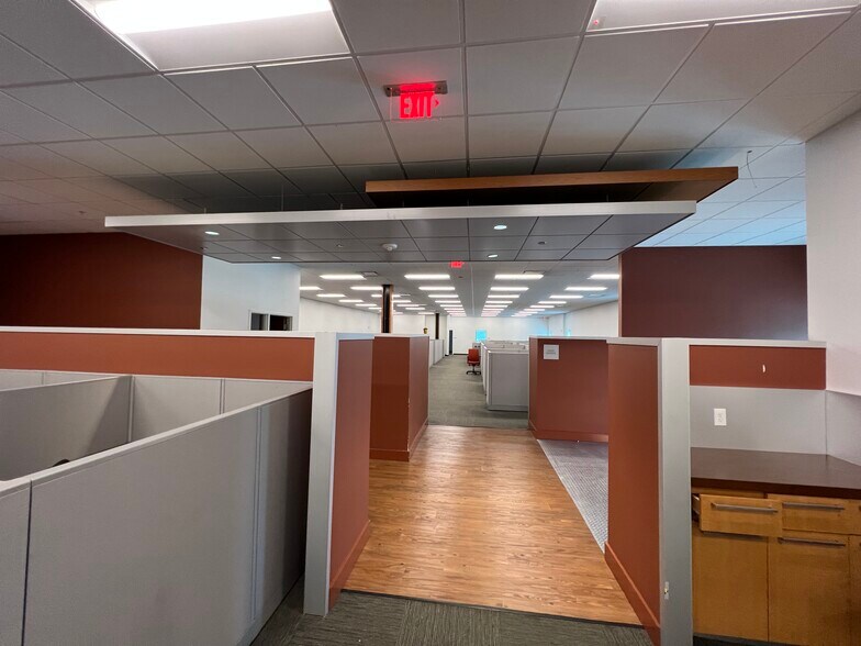 More Photos Of 2160 Colonial Blvd, Fort Myers Medical For Sale