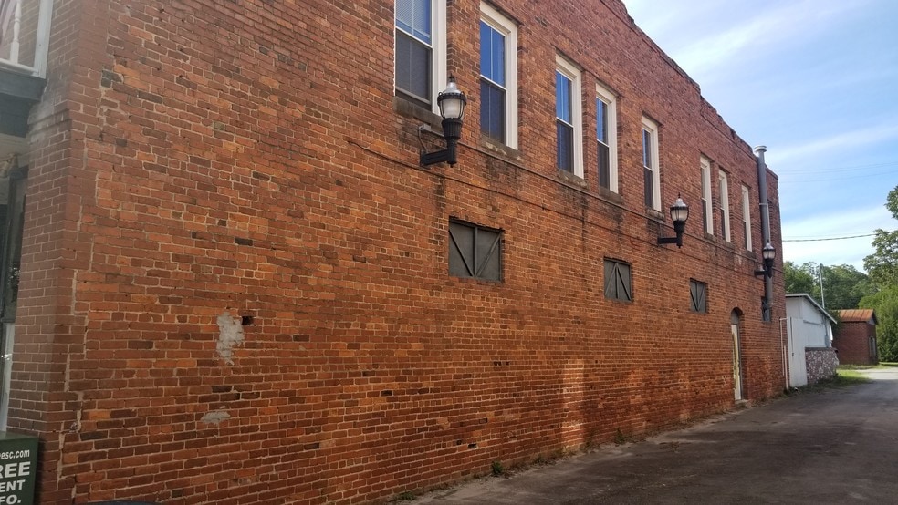 More Photos Of 2720 Cleveland St, Elloree Storefront Retail Residential For Sale