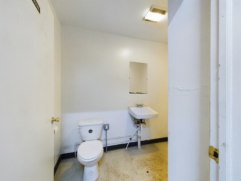 More Photos Of 40-50 4th Ave, East Orange Storefront For Sale