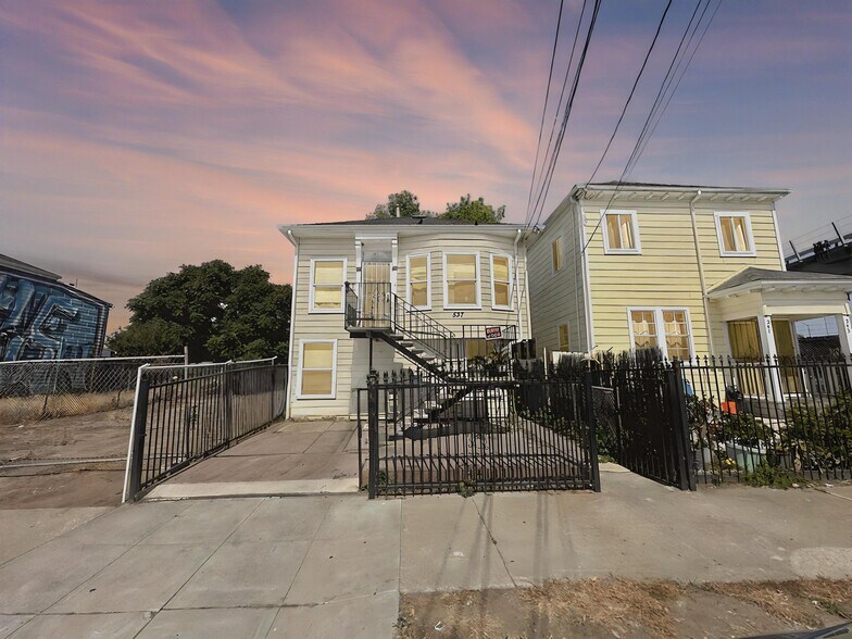 Primary Photo Of 537 Chester St, Oakland Apartments For Sale