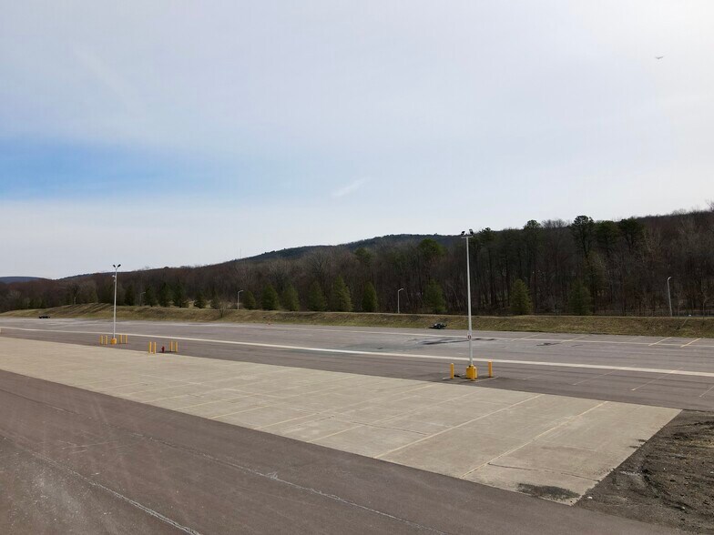 More Photos Of 1055 Hanover St, Wilkes-Barre Distribution For Lease