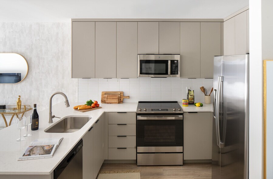 More Photos Of 3333 N Federal Hwy, Oakland Park Apartments For Lease