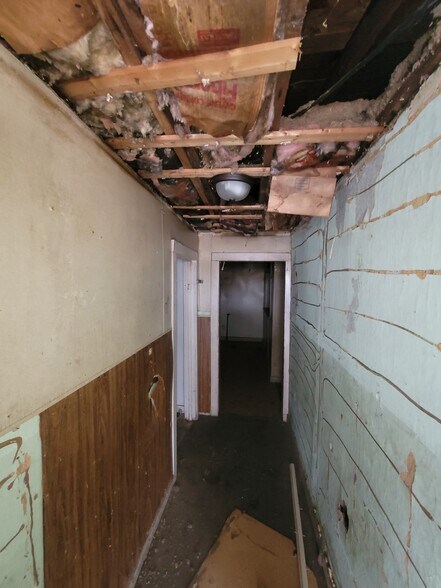 More Photos Of 1823 W 8th St, Muncie Multifamily For Sale