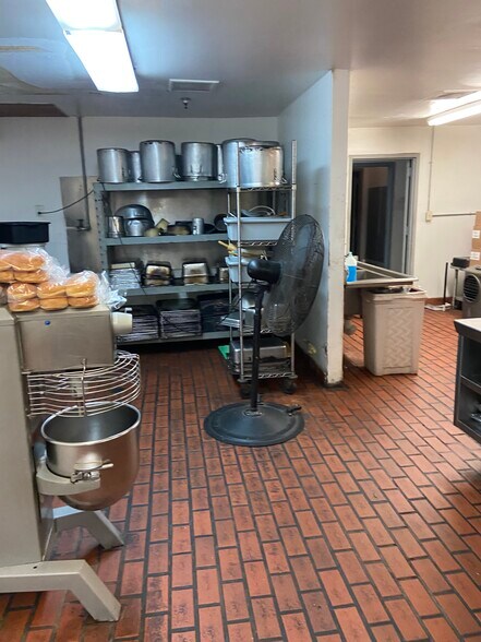 More Photos Of 9009 Boone Rd, Houston Assisted Living For Lease