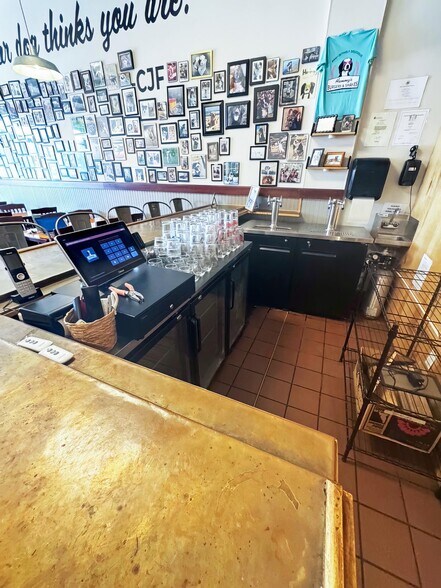 More Photos Of 19266 Coastal Hwy, Rehoboth Beach Storefront For Sale