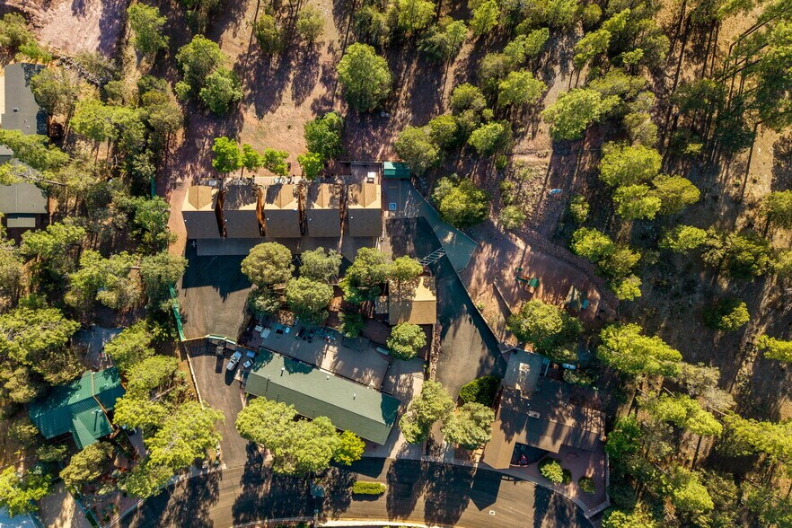 More Photos Of 1022 S Hunter Creek Dr, Payson Hotel For Sale