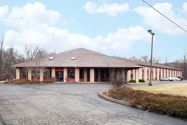 More Photos Of 1646 N Lafayette St, Macomb Hotel For Sale