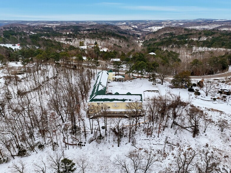 More Photos Of 3169 E Van Buren, Eureka Springs Hotel For Sale