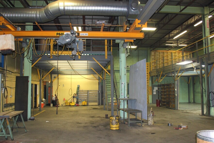 More Photos Of 1954 10 Av NW, Medicine Hat Warehouse For Sale