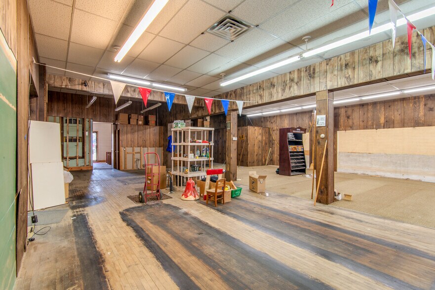 More Photos Of 128-130 N Mill St, Saint Louis General Retail For Sale
