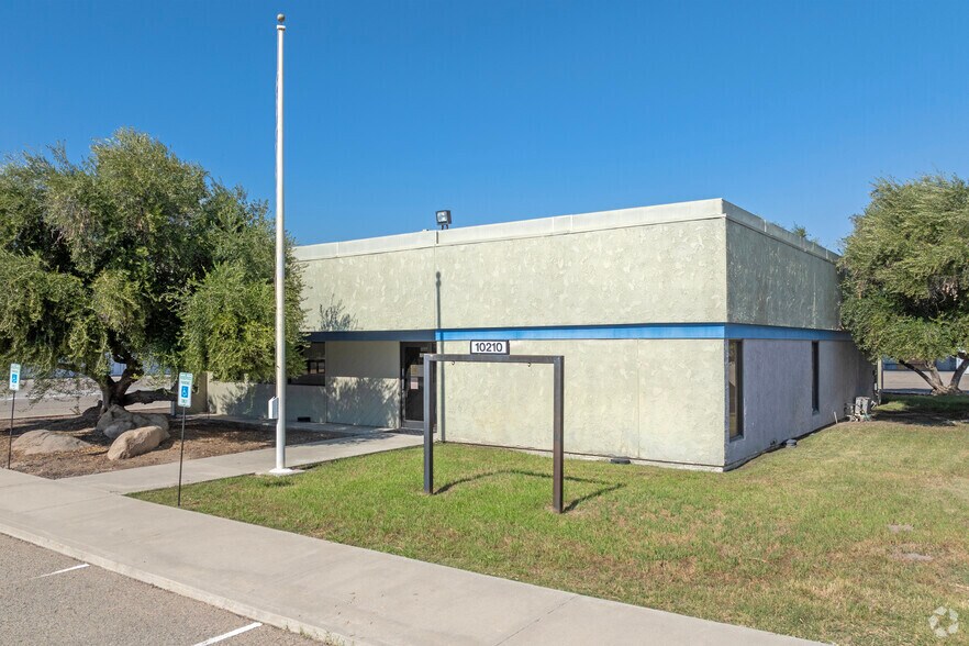 More Photos Of 10210 Idaho Ave, Hanford Industrial For Sale