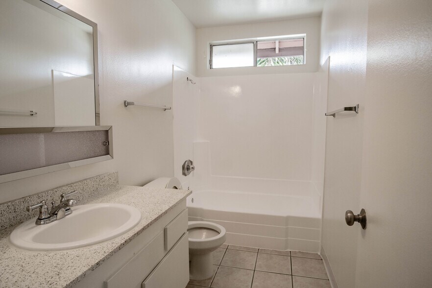 More Photos Of 549 N Tustin Ave, Santa Ana Apartments For Sale