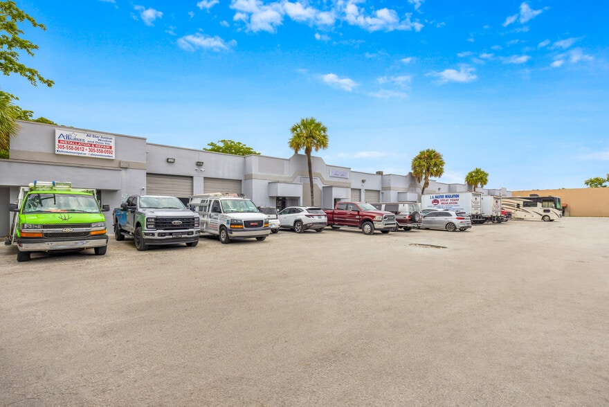 More Photos Of 2693 W 76th St, Hialeah Warehouse For Sale