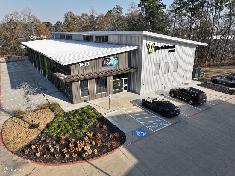 Primary Photo Of 1617 N Loop 336 E, Conroe Warehouse For Sale