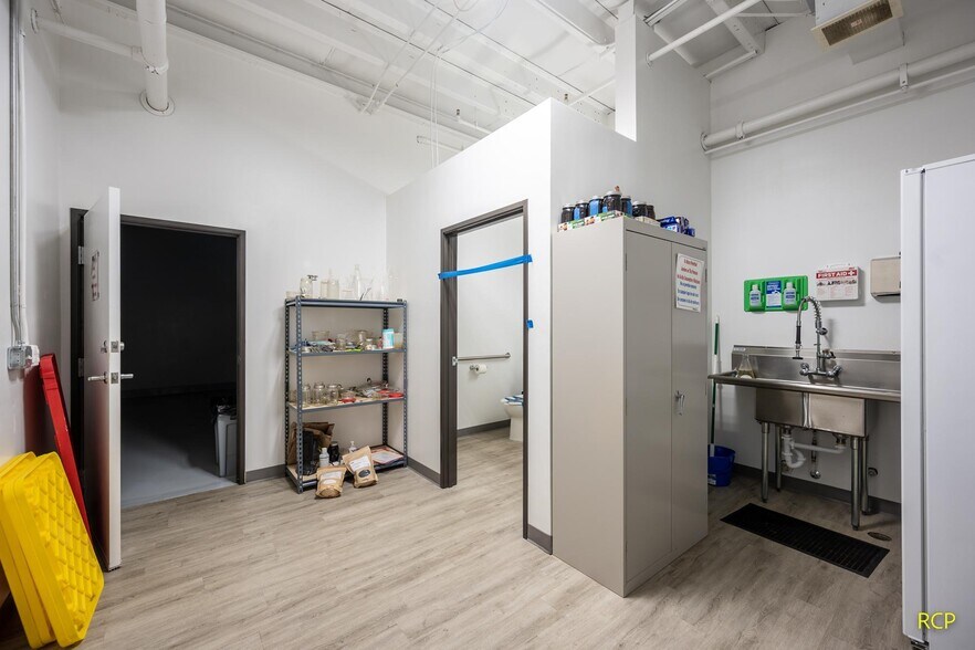 More Photos Of 1400 Kaster Rd, Saint Helens Manufacturing For Sale