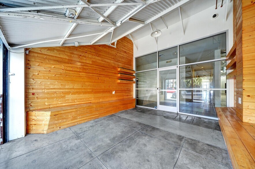 More Photos Of 1305 N Catalina St, Los Angeles Loft Creative Space For Lease