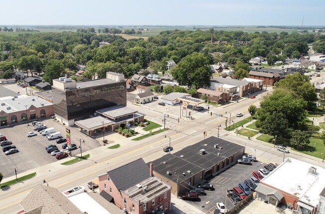 More Photos Of 1000 S Broadway, Highland Office For Lease