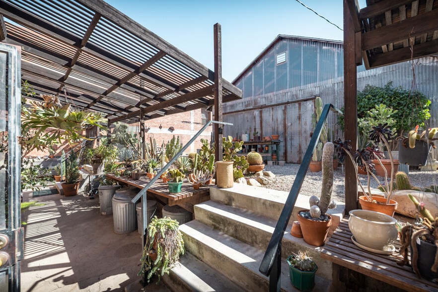 More Photos Of 3612 W Washington Blvd, Los Angeles Warehouse For Sale