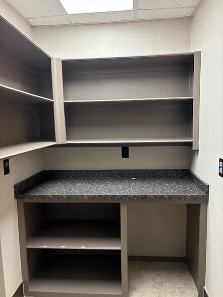 More Photos Of 1025 SW 4th St, Moore Medical For Lease