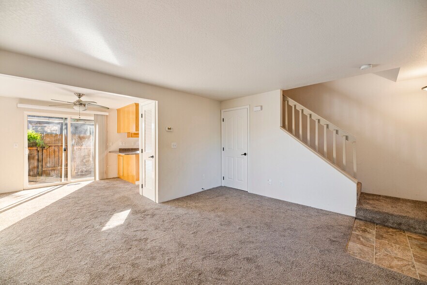 More Photos Of 437 Ash St, Central Point Apartments For Sale