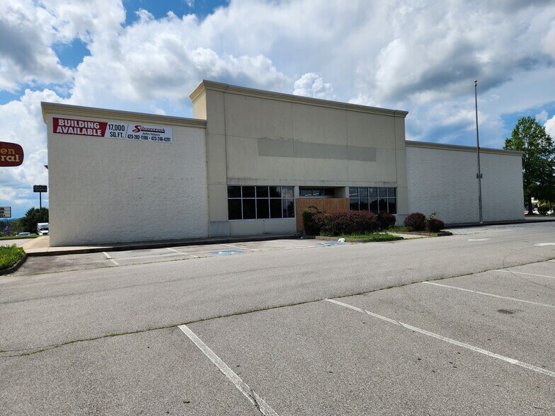 Primary Photo Of 354 Market Ctr, Bristol General Retail For Lease