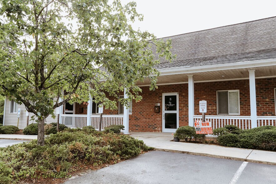 More Photos Of 1295 Old Us-1 Hwy S, Southern Pines Office For Sale