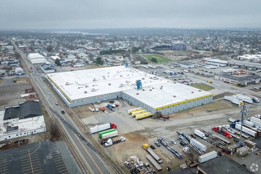 More Photos Of 60 Delta Dr, Pawtucket Warehouse For Lease