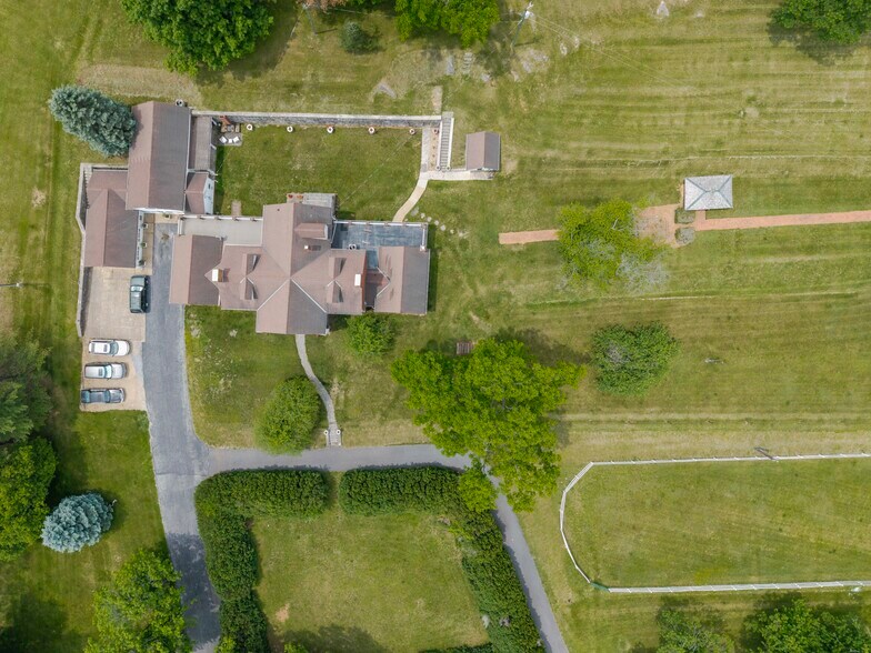 More Photos Of 610 New Hope Rd, Staunton Specialty For Sale