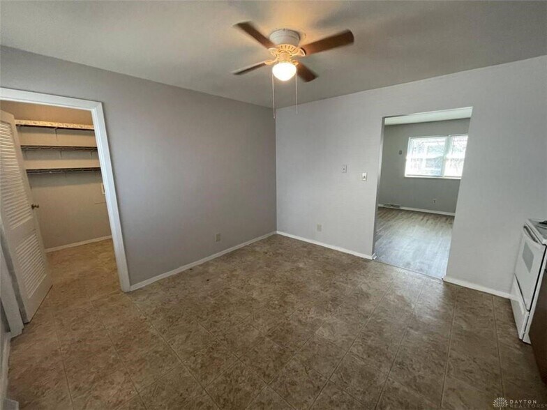 More Photos Of 3218 Illinois Ave, Middletown Apartments For Sale