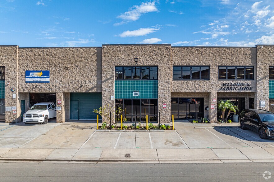 More Photos Of 3486 Kurtz St, San Diego Warehouse For Lease