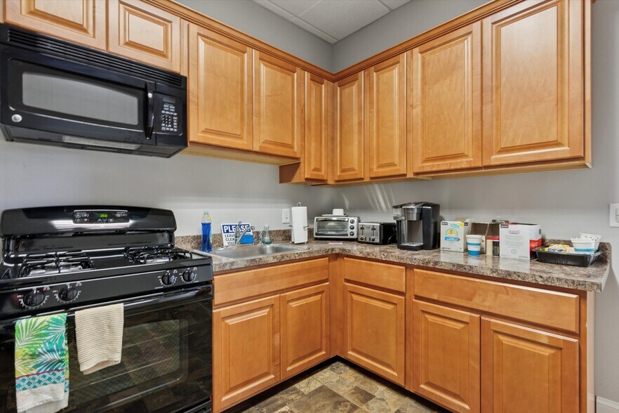 More Photos Of 1105 Bethlehem Pike, Sellersville Medical For Sale