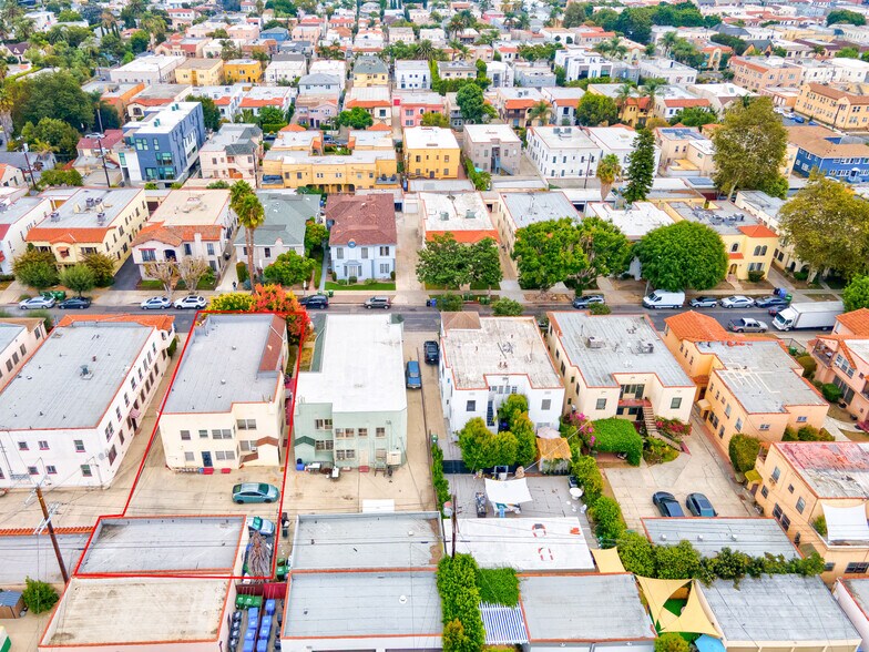 More Photos Of 445 N Spaulding Ave, Los Angeles Apartments For Sale
