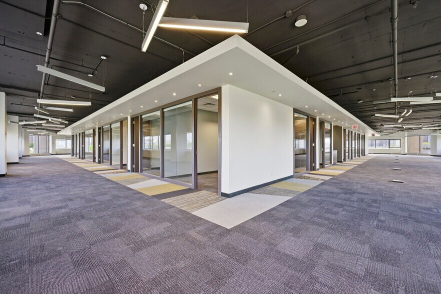 More Photos Of 150 Ferrand Dr, Toronto Unknown For Lease