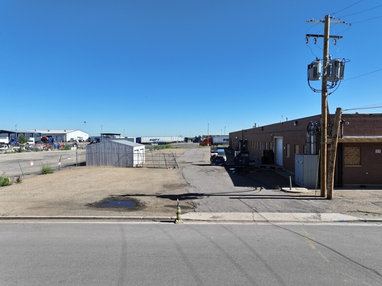 More Photos Of 8025-8045 E 40th Ave, Denver Warehouse For Lease
