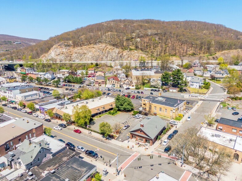 More Photos Of 50 Lafayette Ave, Suffern Freestanding For Lease