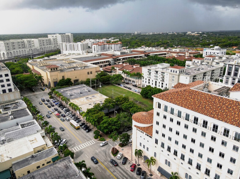 More Photos Of 3075 SW 39th Ave, Miami Showroom For Lease