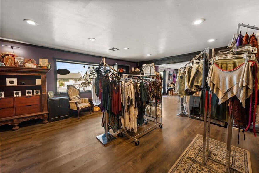 More Photos Of 41081 Big Bear Blvd, Big Bear Lake Freestanding For Sale